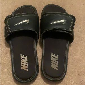 Black Nike sandals